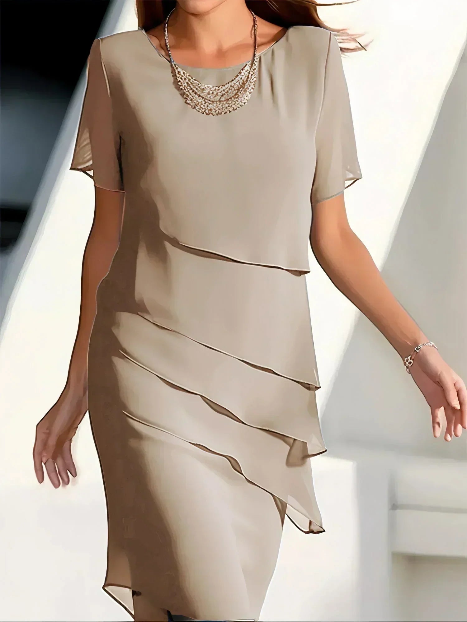 Kendra – elegantiška suknelė