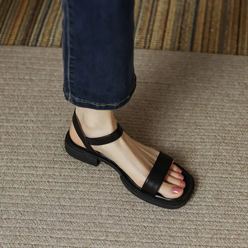 Vivienne – odinės sandalai