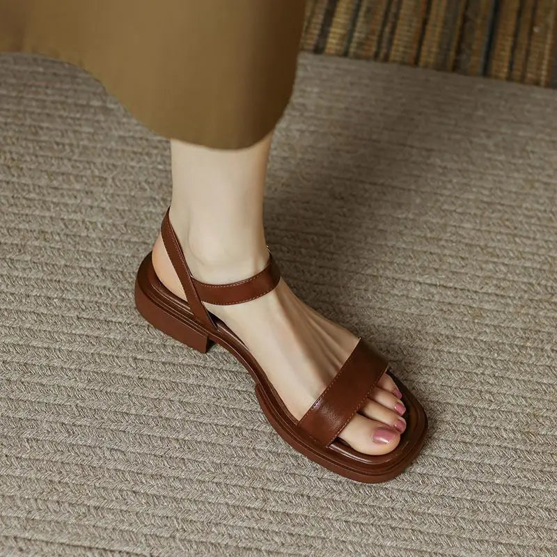 Vivienne – odinės sandalai